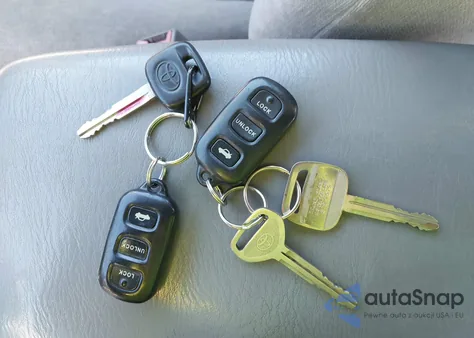 2003 Toyota Camry Le from USA, damaged, VIN 4T1BE32K83U167077